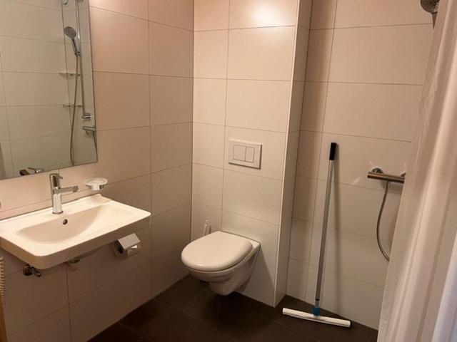 Albergue Nova Casa Spinatscha Sedrun Habitación foto