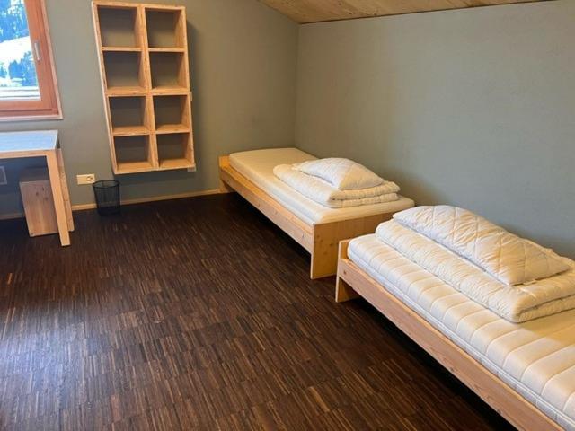 Albergue Nova Casa Spinatscha Sedrun Habitación foto