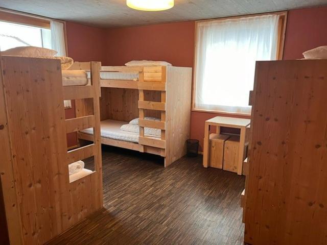 Albergue Nova Casa Spinatscha Sedrun Habitación foto