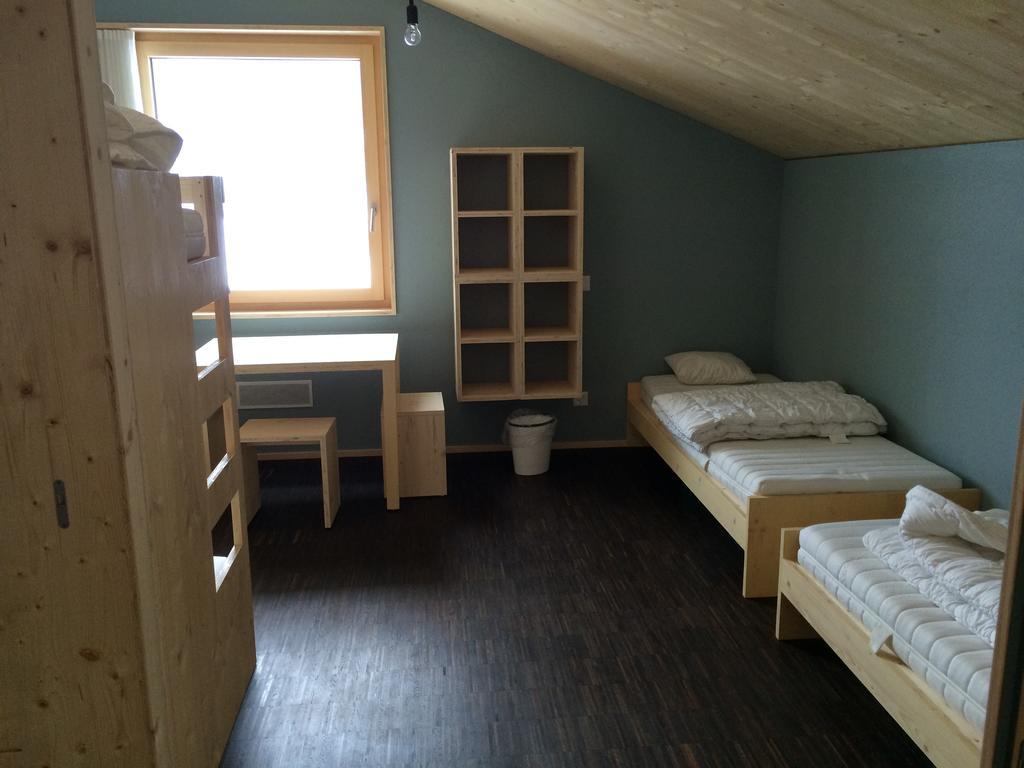 Albergue Nova Casa Spinatscha Sedrun Habitación foto